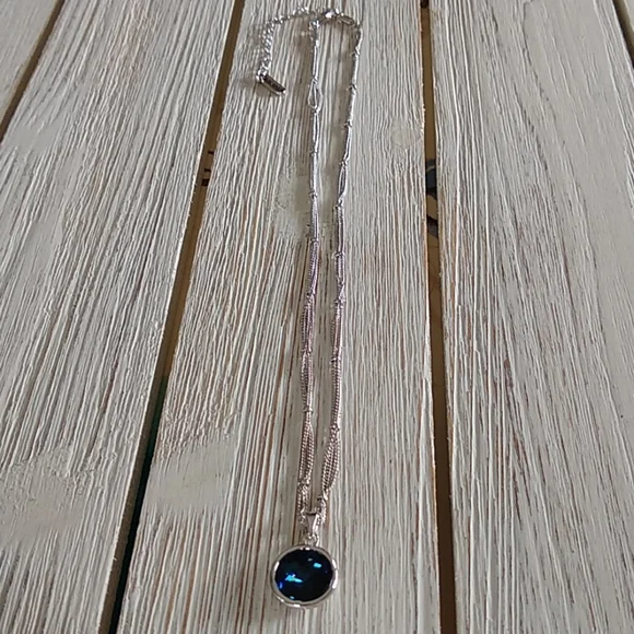 Back in stock!! Popular Sapphire Blue Swarovski CRYSTAL/Pendant/NECKLACE - Picture 4 of 7